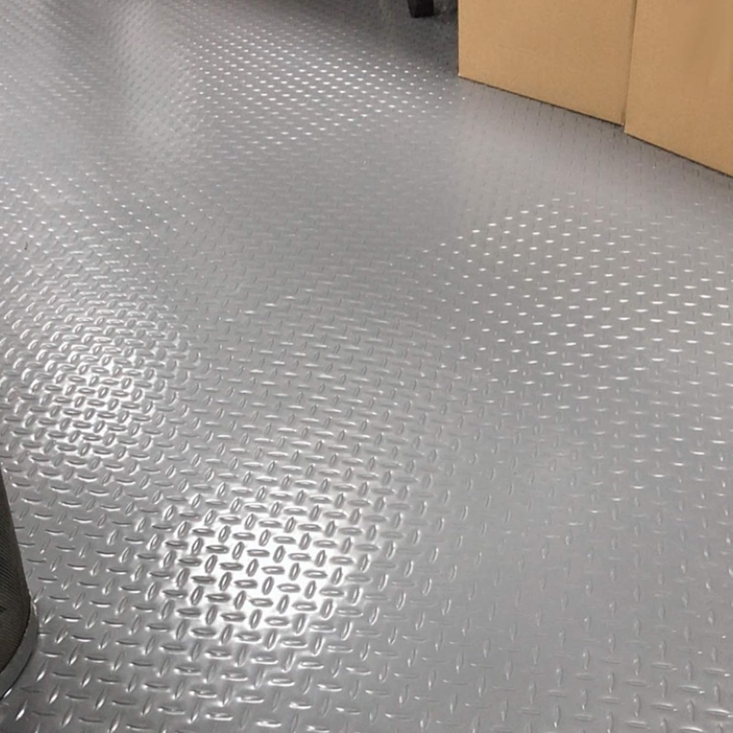 Vinyl Garage Floor Mat 4.9x13ft Anti-Slide Diamond Texture Silver PVC Garage Flooring Roll D815