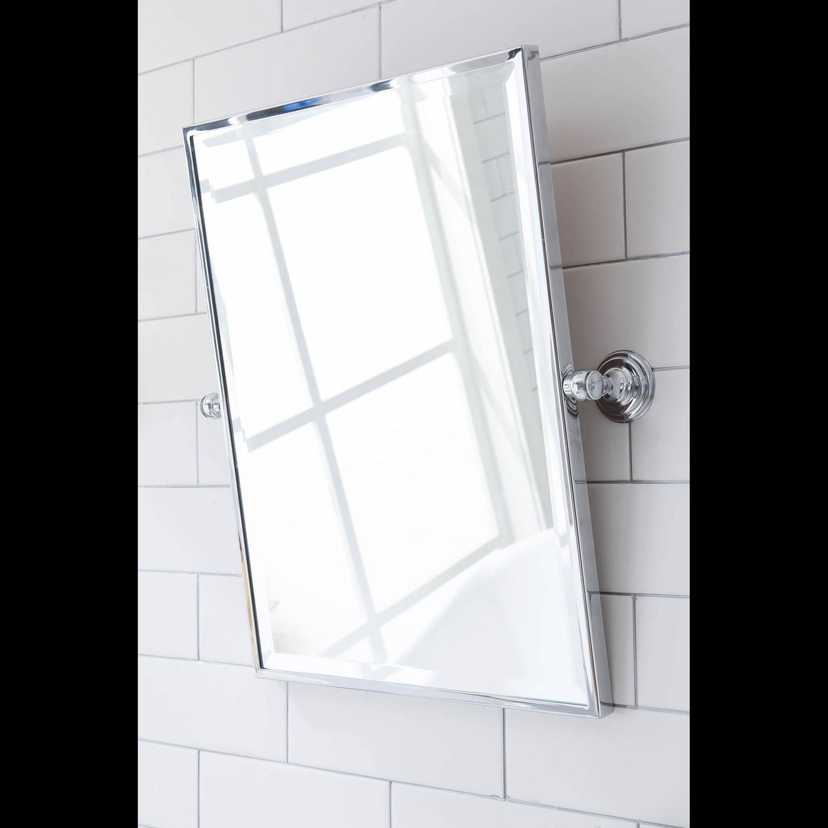60x22 Double Wash Stand in Chrome Y4182