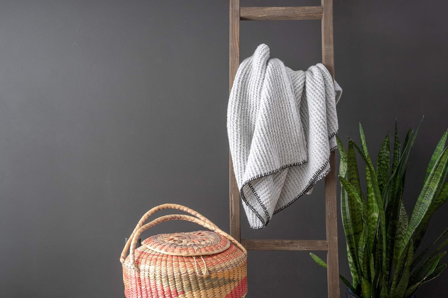 Rustic Farmhouse Decorative Ladder 4 ft Brown Recycled Wood Q461